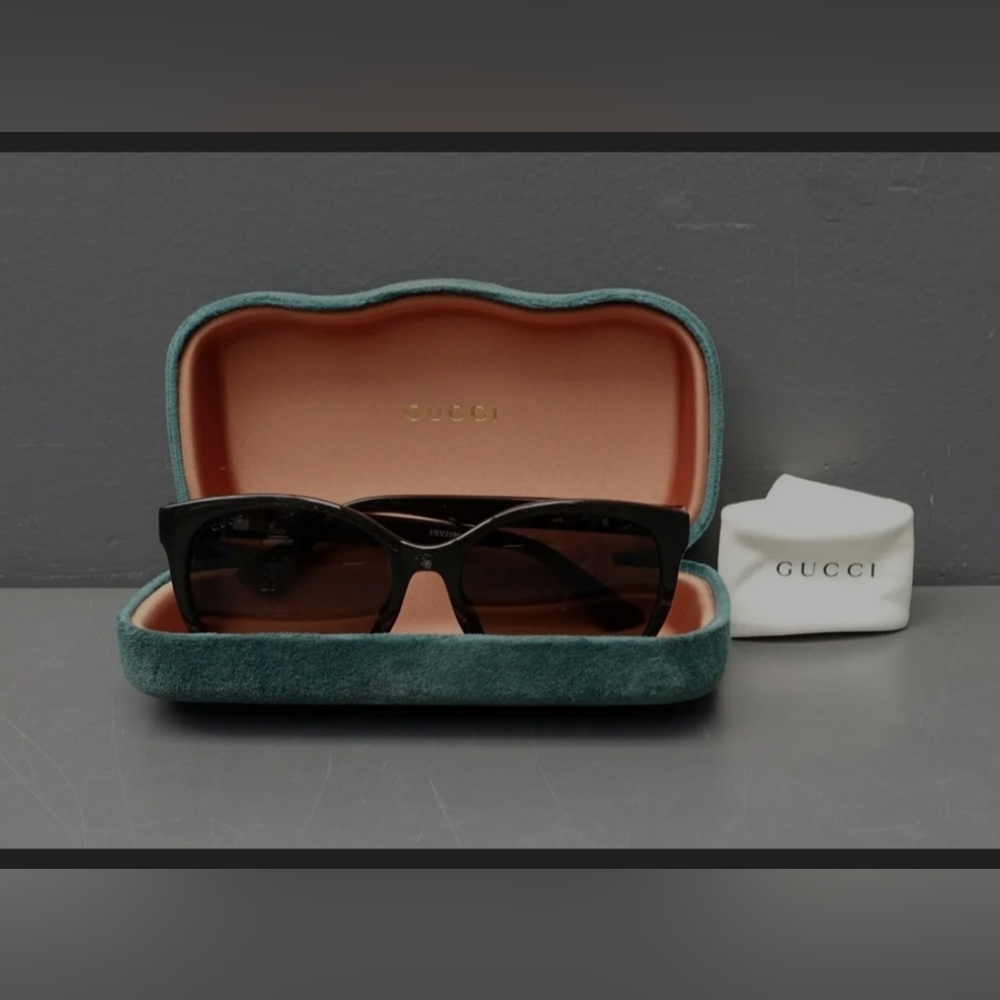 Gucci Women's GG636SK Oversized Black Frame